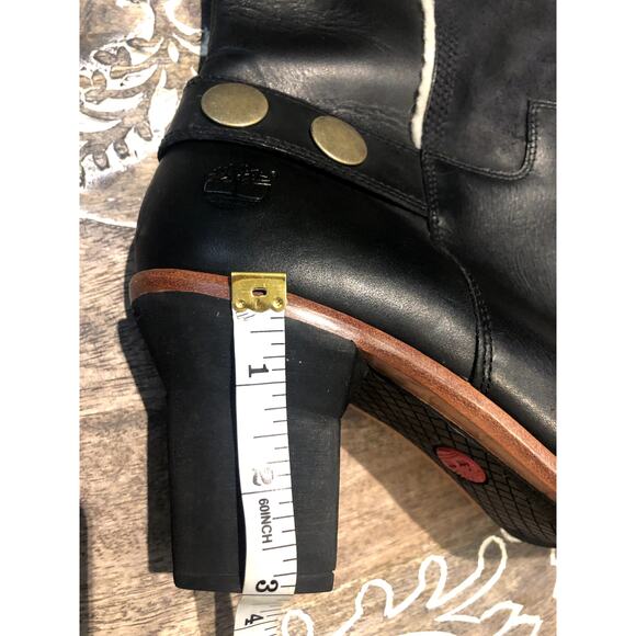 Women's Black Leather Insulated Timberland Boots - Picture 9 of 10